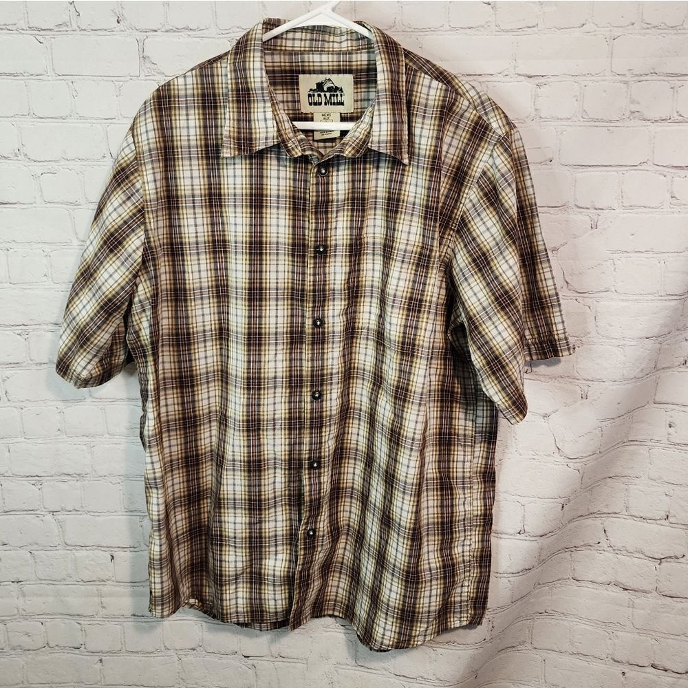 Men's Old Mill button-down shirt, size Large